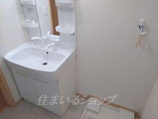 広島市安佐北区亀山３丁目のアパートの洗面所|シャンプードレッサー