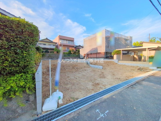 ファーストタウン第1城山町城山の前面道路含む現地写真