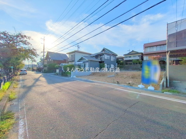 ファーストタウン第1城山町城山の前面道路含む現地写真