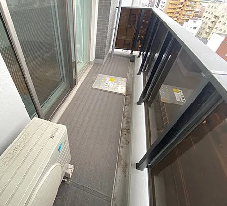 ルブリカント アラカワ ベースのバルコニー