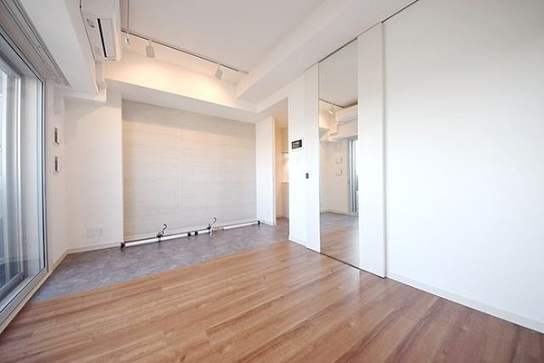 ルブリカント アラカワ ベースの居間・リビング