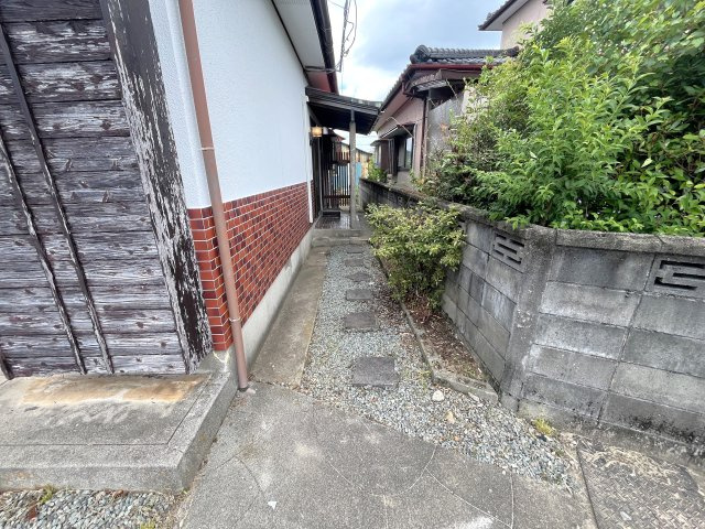 大黒町貸家の庭