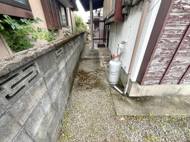 大黒町貸家の庭