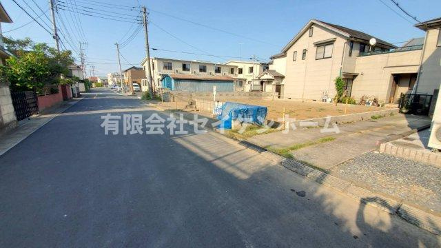 熊谷市銀座4丁目　売地（建築条件無し）の前面道路含む現地写真