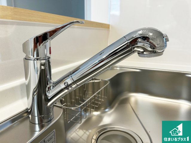 紀の川市打田　第6期　新築一戸建ての設備|浄水器を内蔵！炊飯時、お茶を作る時に安心してお水を使えます！お湯と冷水、浄水と原水、シャワーの切替えもワンタッチです！