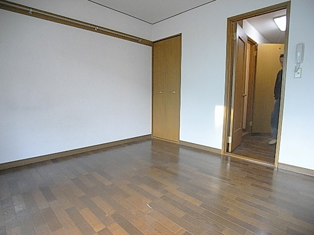 ソレイユハイツの居間・リビング