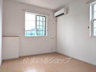 安芸高田市吉田町山手のアパートの居間・リビング