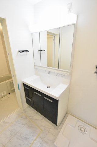 【独立洗面台】 | Casa Monte Riso (カーサ モンテ リーゾ) | シャワー、コンセント
