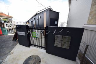 【エントランス】 | 落ち着いたエントランスです