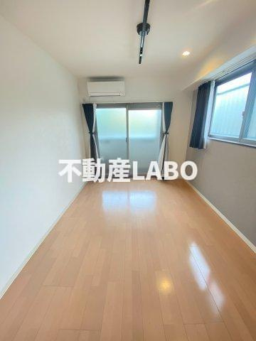 Co.labo天王寺の居間・リビング