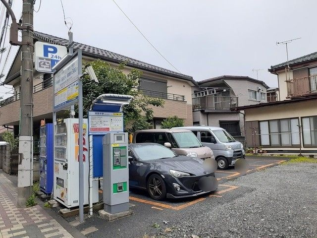 ワン　シーダー　ヒルズの駐車場