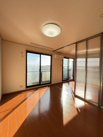 リビングタウン弓ヶ浜Ｃ棟の洋室