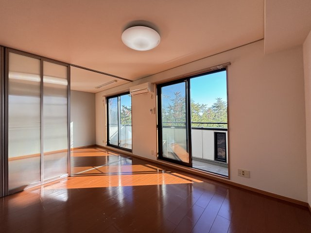 リビングタウン弓ヶ浜Ｃ棟の居間・リビング