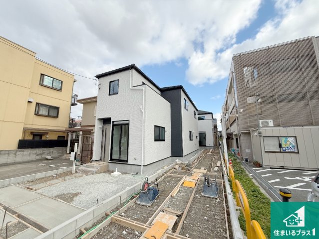 堺市堺区宿屋町東　新築一戸建ての外観|周辺は落ち着いた街並みの住宅地！子育てがしやすい住環境です！まだ未完成ですが、現地でしかわからない事もございます。是非一度ご覧ください。