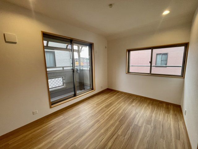 板橋区舟渡2丁目　緑豊かな環境　リフォーム住宅の洋室