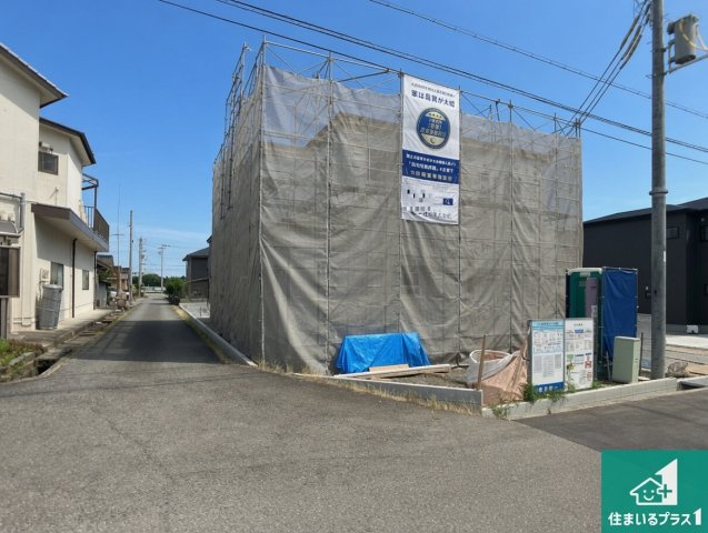 加東市北野　新築一戸建ての前面道路含む現地写真|周辺は落ち着いた街並みの住宅地！子育てがしやすい住環境です！まだ未完成ですが、現地でしかわからない事もございます。是非一度ご覧ください。