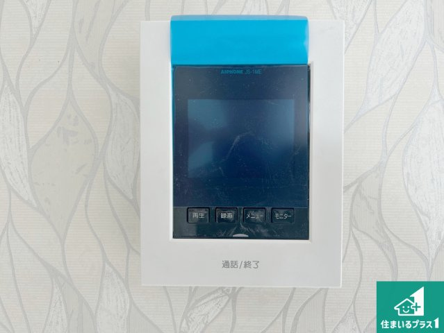 高石市千代田　新築一戸建ての防犯設備|カラーモニターインターホン！声だけでなく来訪者の姿や顔がモニターで確認できるので、小さなお子様がいらっしゃるご家庭でも安心できます！
