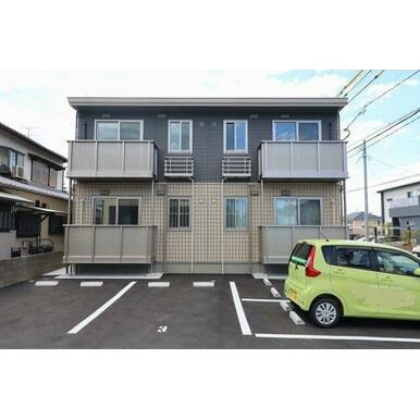 【駐車場】 | T南 | 駐車場があるので、車を買う予定の方も安心です