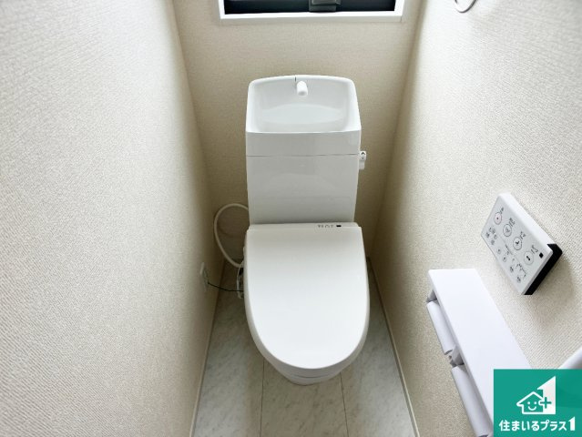 加東市北野　新築一戸建ての外観|周辺は落ち着いた街並みの住宅地！子育てがしやすい住環境です！まだ未完成ですが、現地でしかわからない事もございます。是非一度ご覧ください。