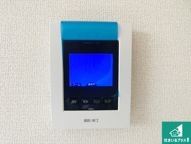 加東市北野　新築一戸建ての防犯設備|カラーモニターインターホン！声だけでなく来訪者の姿や顔がモニターで確認できるので、小さなお子様がいらっしゃるご家庭でも安心できます！