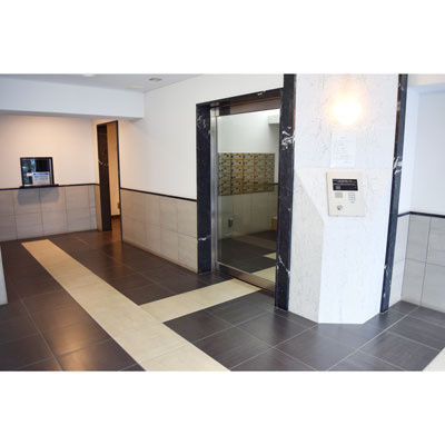 アーバイル三田慶大前の居間・リビング