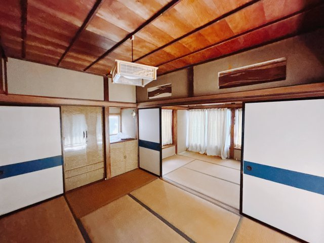 【中古戸建】高崎市聖石町の和室|フローリングでは感じることのできない圧倒的な寛ぎやすさを実感してください。独立しているので周りを気にせず寝そべることもできますね♪