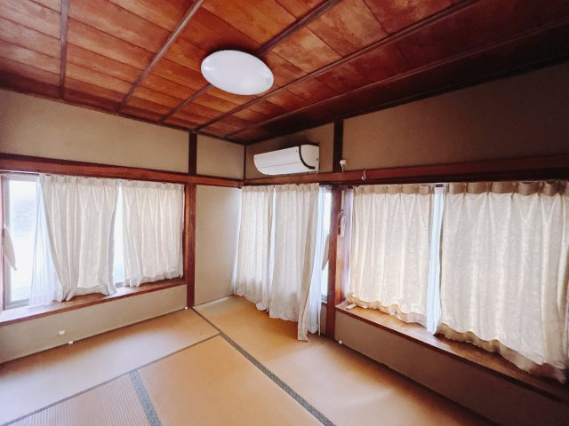 【中古戸建】高崎市聖石町の和室|独立している和室なので1人の時間を充分に楽しめます。フローリングやソファーでは味わえない質感でリラックス効果もあります。