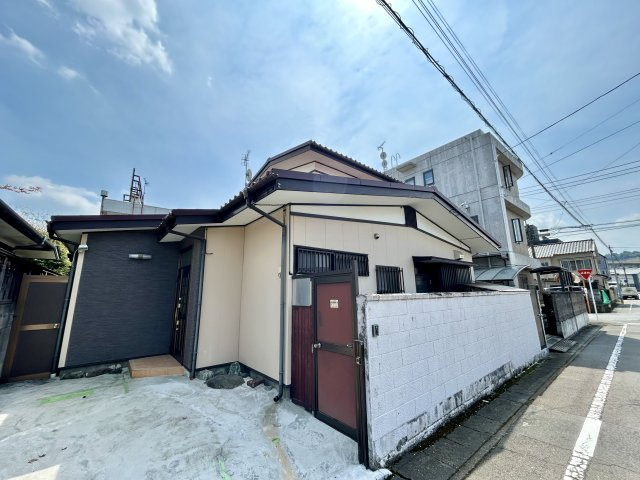 【中古戸建】高崎市聖石町の前面道路含む現地写真|内覧の際は「027-386-8693」もしくはスーモからご気軽にお問い合わせください♪