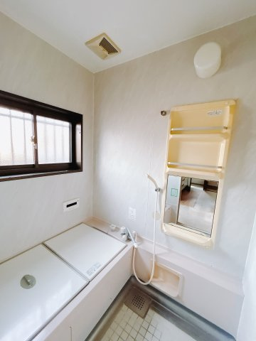 【中古戸建】高崎市聖石町の浴室|1日の疲れを癒せるお風呂♪