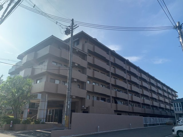 アルモード山科の外観