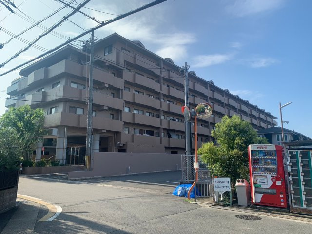 アルモード山科の外観