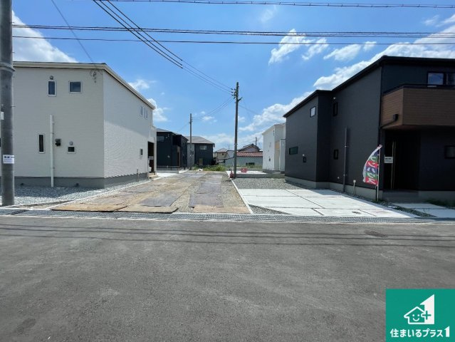 加東市北野　新築一戸建ての外観|周辺は落ち着いた街並みの住宅地！子育てがしやすい住環境です！まだ未完成ですが、現地でしかわからない事もございます。是非一度ご覧ください。
