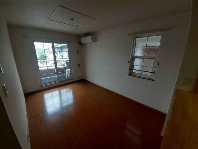 カーサ　はぴねすＢの居間・リビング