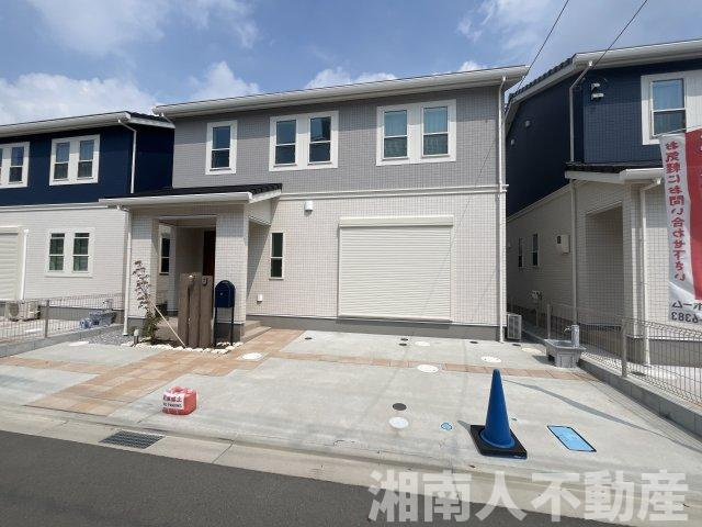 平塚市菫平　中古一戸建の前面道路含む現地写真|前面道路含む現地写真です