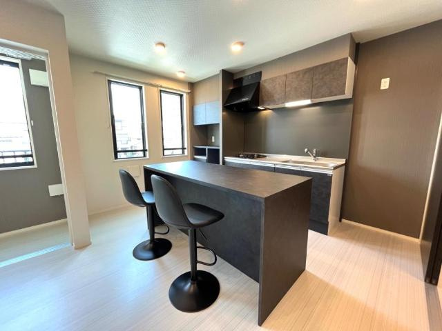 （仮称）磯壁新築アパートの居間・リビング|マルチカウンター（イメージ）