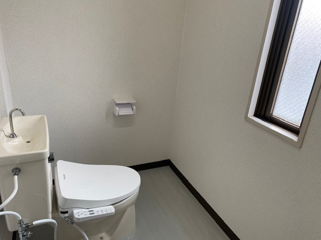 春日部市中央１丁目の事務所のトイレ