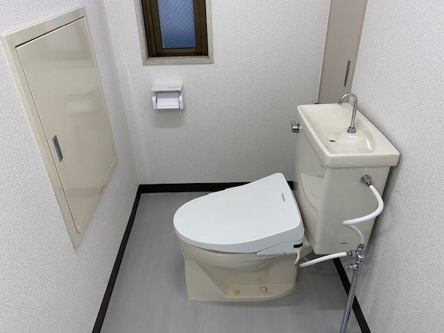 春日部市中央１丁目の事務所のトイレ