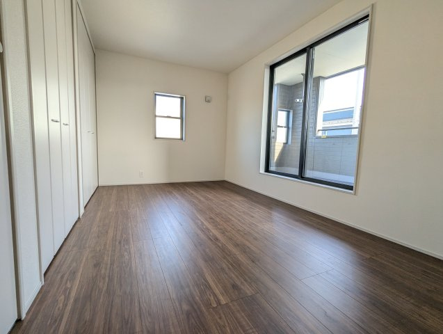 水戸市見川　12期の洋室|同施工洋室です。採光・通風が良く毎朝気持ち良く起床ができ・・日中も日差しが降り注ぐ～暖かいお部屋です。