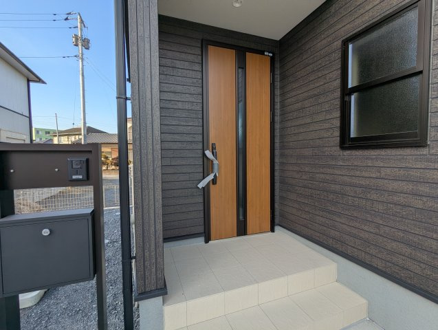 水戸市見川　12期の玄関|同施工玄関です。白を基調としているのでスッキリとしています♪