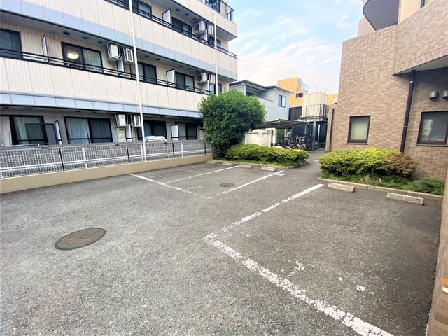 【駐車場】