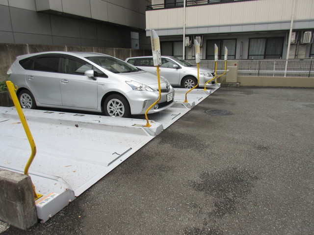【駐車場】