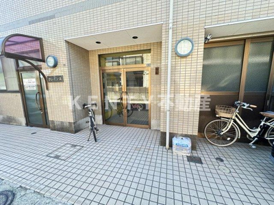 【エントランス】 | クレインA | エントランスです