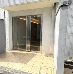 プラザ中落合のエントランス