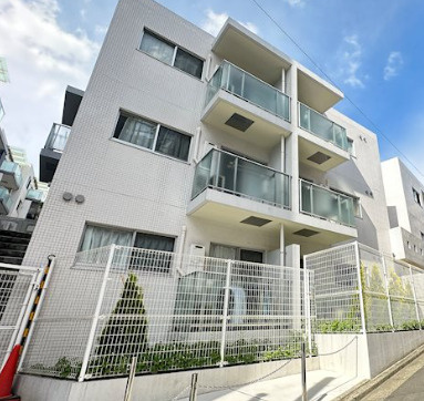 プラザ中落合の外観