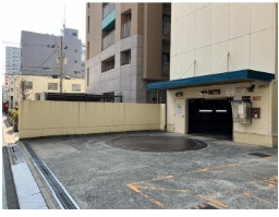 江坂・ミタカビルの駐車場