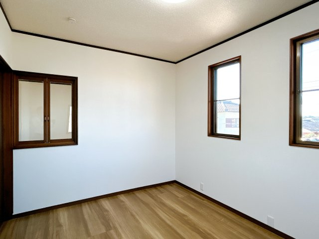 都城市姫城町の中古一戸建の洋室