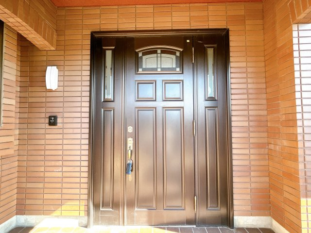 都城市姫城町の中古一戸建の玄関