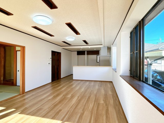 都城市姫城町の中古一戸建の居間・リビング