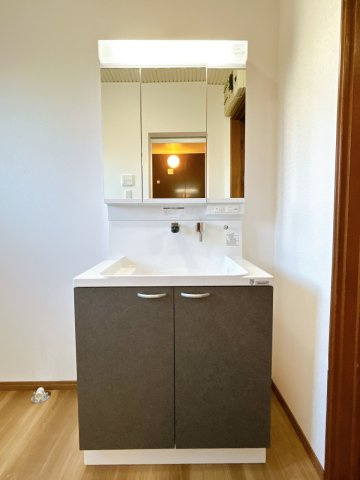 都城市姫城町の中古一戸建の独立洗面台