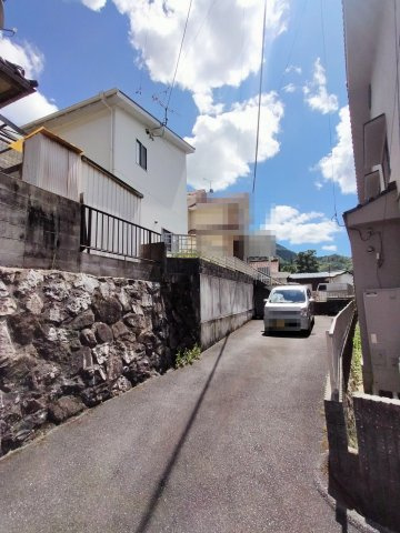 【前面道路含む現地写真】